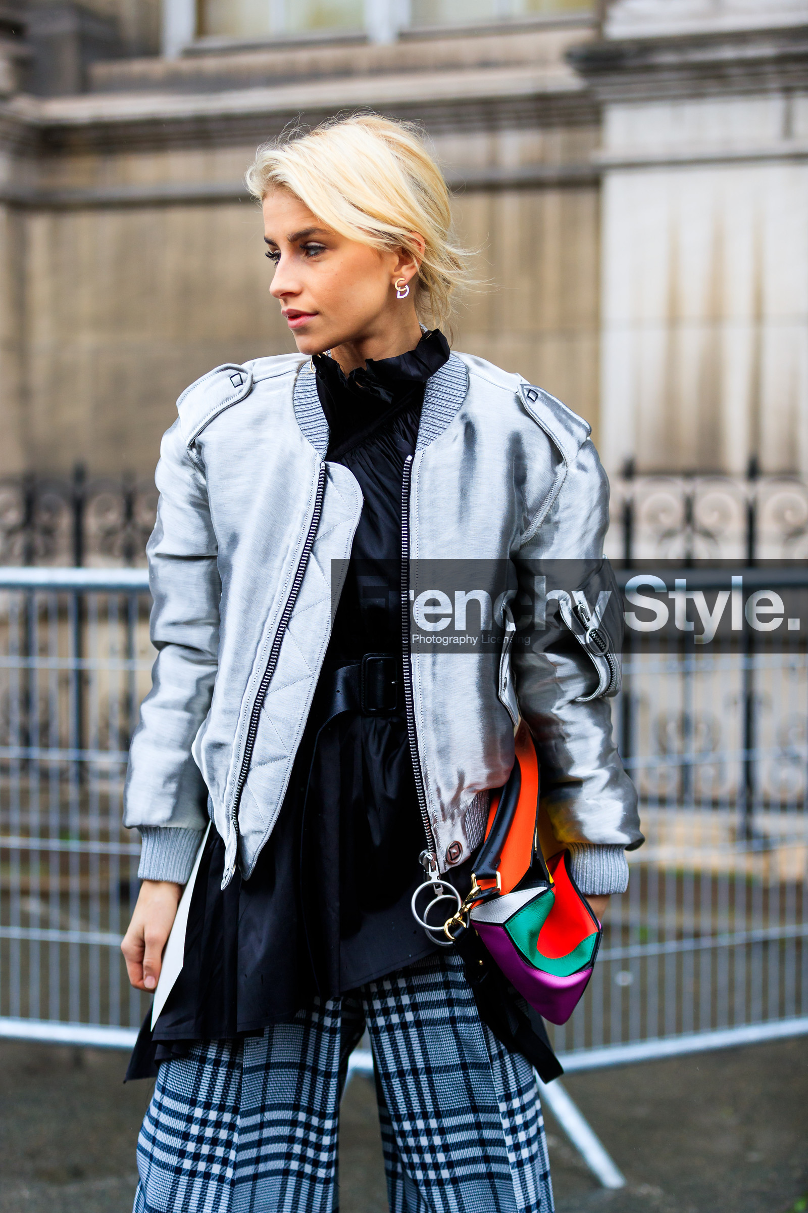 atmosphere details, AUTUMN WINTER 2017-2018, AW 17-18, black shirt, bomber jacket, caro daur, checked pants, detail, FALL WINTER 2017-2018, fashion week, frenchystyle, FW, FW 17-18, graphic pants, jonathan paciullo, leather bag, loewe, multicolor bag, PARIS, patchwork, PFW, plaid, pleats, printed bag, printed pants, red bag, silver jacket, street style, tartan, trousers, vertical