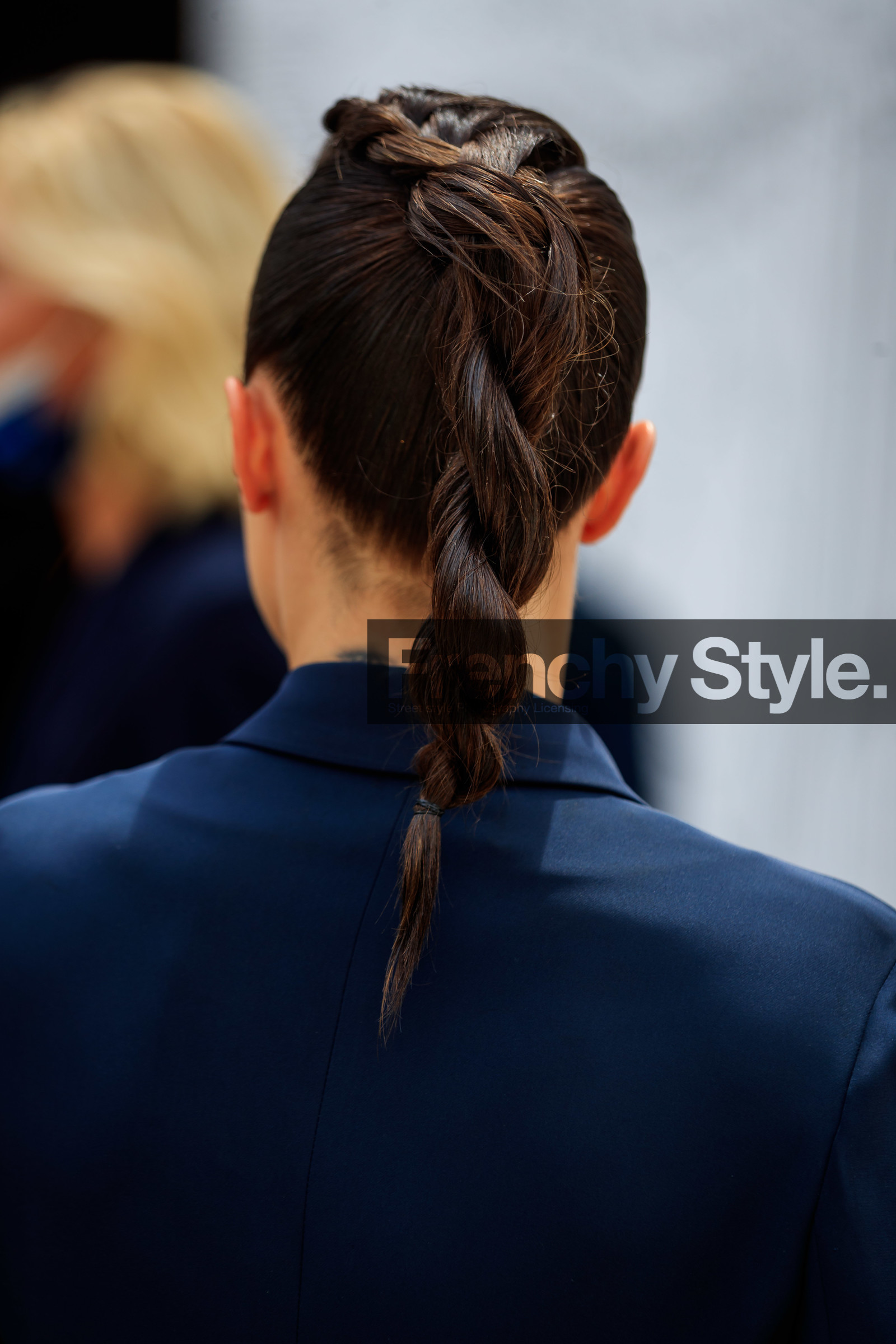 hair details, back details, plaited hair, ponytail, ponytail, cara delevingne, fashion week, frenchystyle, FW, jonathan paciullo, street style, PFW, PARIS, AUTUMN WINTER 2021-2022, FALL WINTER 2021-2022, FW 21-22, vertical, atmosphere details, detail
