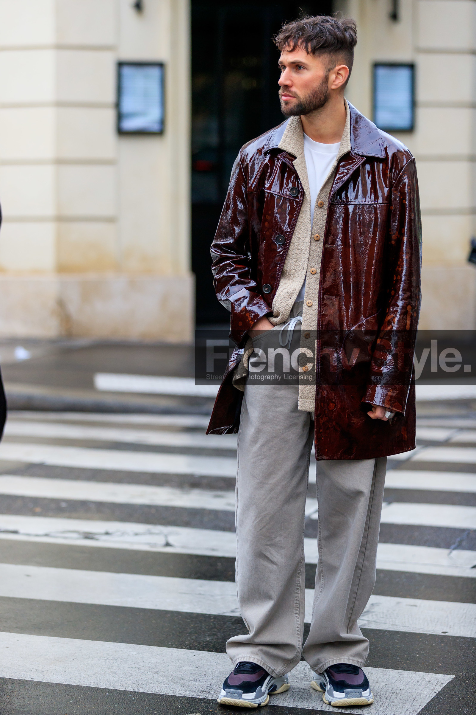 JS roques, alice & j.s, alice barbier, brown jacket, brown vinyl jacket, vinyl jacket, tie and dye jacket, painted jacket, light beige shirt, beige jeans, grey jeans, denim, black suede sneakers, purple sneakers, white sneakers, loose jeans, balenciaga sneakers, fashion week, frenchystyle, FW, jonathan paciullo, street style, PFW, PARIS, AUTUMN WINTER 2020-2021, FALL WINTER 2020-2021, FW 20-21, vertical, full length