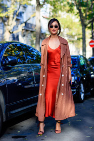 beige coat, bordeaux, burgundy, fashion week, frenchystyle, full length, FW, high heels, jonathan paciullo, leather shoes, long coat, nicole warne, PARIS, PFW, red dress, red shoes, SPRING SUMMER 2017, SS 17, street style, sunglasses, trench coat, velvet, vertical