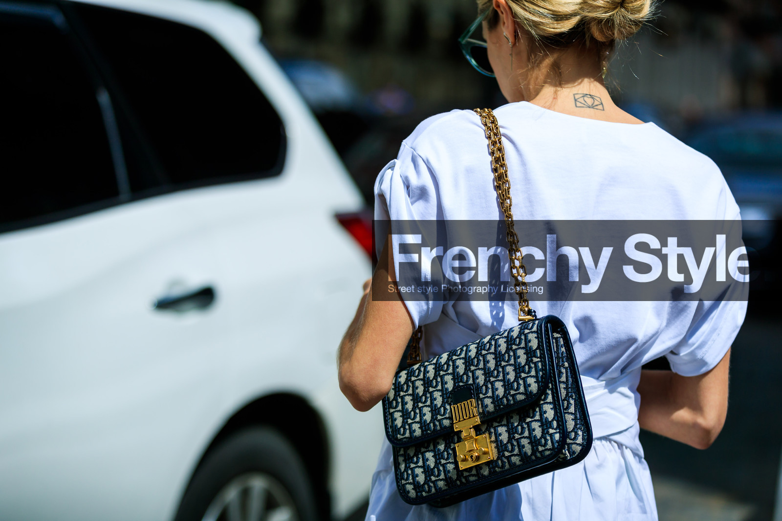 atmosphere details, back detail, black and white shoes, black bag, christian dior, detail, fashion week, frenchystyle, FW, helena bordon, horizontal, jonathan paciullo, leather bag, monogram, NEW YORK, NYFW, off white, printed bag, SPRING SUMMER 2018, SS 18, street style, sunglasses, white shirt