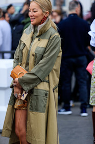 camel bag, chloé, earrings, graphic jacket, green jacket, leather bag, printed jacket, tina leung, PARIS, PFW, street style, jonathan paciullo, FW, frenchystyle, fashion week, AUTUMN WINTER 2019-2020, AW 19-20, FALL WINTER 2019-2020, FW 19-20, vertical, atmosphere details, detail