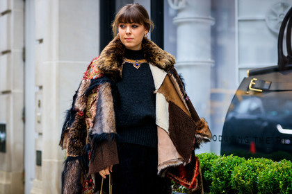 black sweater, brown fur, brown jacket, fur jacket, graphic jacket, jenny cipoletti, necklace, patchwork, printed jacket, frenchystyle, jonathan paciullo, street style, NYFW, NEW YORK, AUTUMN WINTER 2019-2020, AW 19-20, FALL WINTER 2019-2020, FW 19-20, fashion week, FW, atmosphere details, horizontal, detail