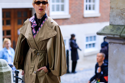 atmosphere details, beige coat, detail, fashion week, frenchystyle, FW, horizontal, jonathan paciullo, jw anderson, LFW, LONDON, SPRING SUMMER 2018, SS 18, street style, trench coat
