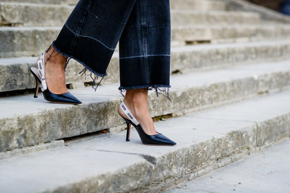 black denim, black shoes, christian dior, denim pants, high heels, jeans, leather shoes, trousers, fashion week, frenchystyle, FW, jonathan paciullo, street style, PFW, PARIS, SPRING SUMMER 2017, SS 17, HAUTE COUTURE, atmosphere details, detail, horizontal