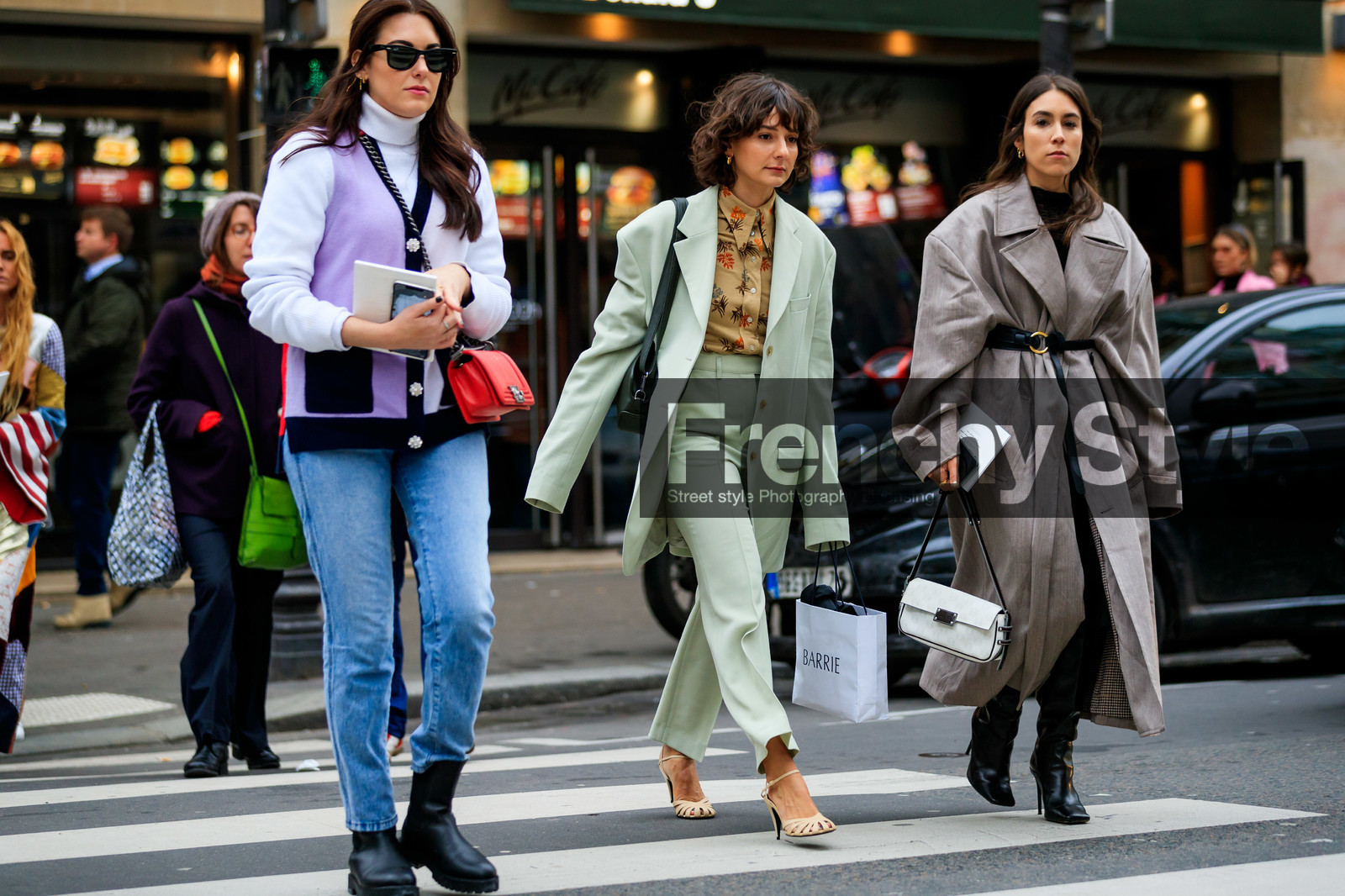 alyssa coscarelli, lauren caruso, light green jacket, light green pants, light green suit, beige suede shoes, beige shirt, floral printed shirt, oversize jacket, high heels shoes, high waist pants, light brown coat, light brown trench coat, oversize coat, oversize trench coat, belted coat, belted trench coat, black leather belt, black leather boots, fashion week, frenchystyle, FW, jonathan paciullo, street style, PFW, PARIS, AUTUMN WINTER 2020-2021, FALL WINTER 2020-2021, FW 20-21, horizontal, full length, atmosphere details