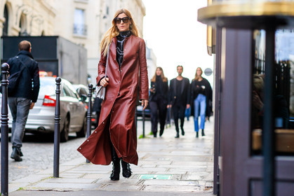 ada kokosar, atmosphere details, AUTUMN WINTER 2017-2018, AW 17-18, black shoes, brown coat, FALL WINTER 2017-2018, fashion week, frenchystyle, full length, FW, FW 17-18, horizontal, jonathan paciullo, leather bag, leather coat, leather shoes, PARIS, PFW, street style, sunglasses