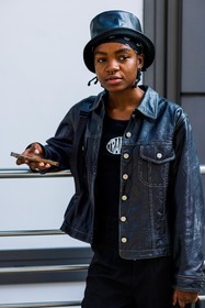 bucket hat, black, denim, jacket, tshirt, fashion week, frenchystyle, FW, jonathan paciullo, street style, SS 22, SPRING SUMMER 2022, LFW, LONDON, vertical, atmosphere details, detail