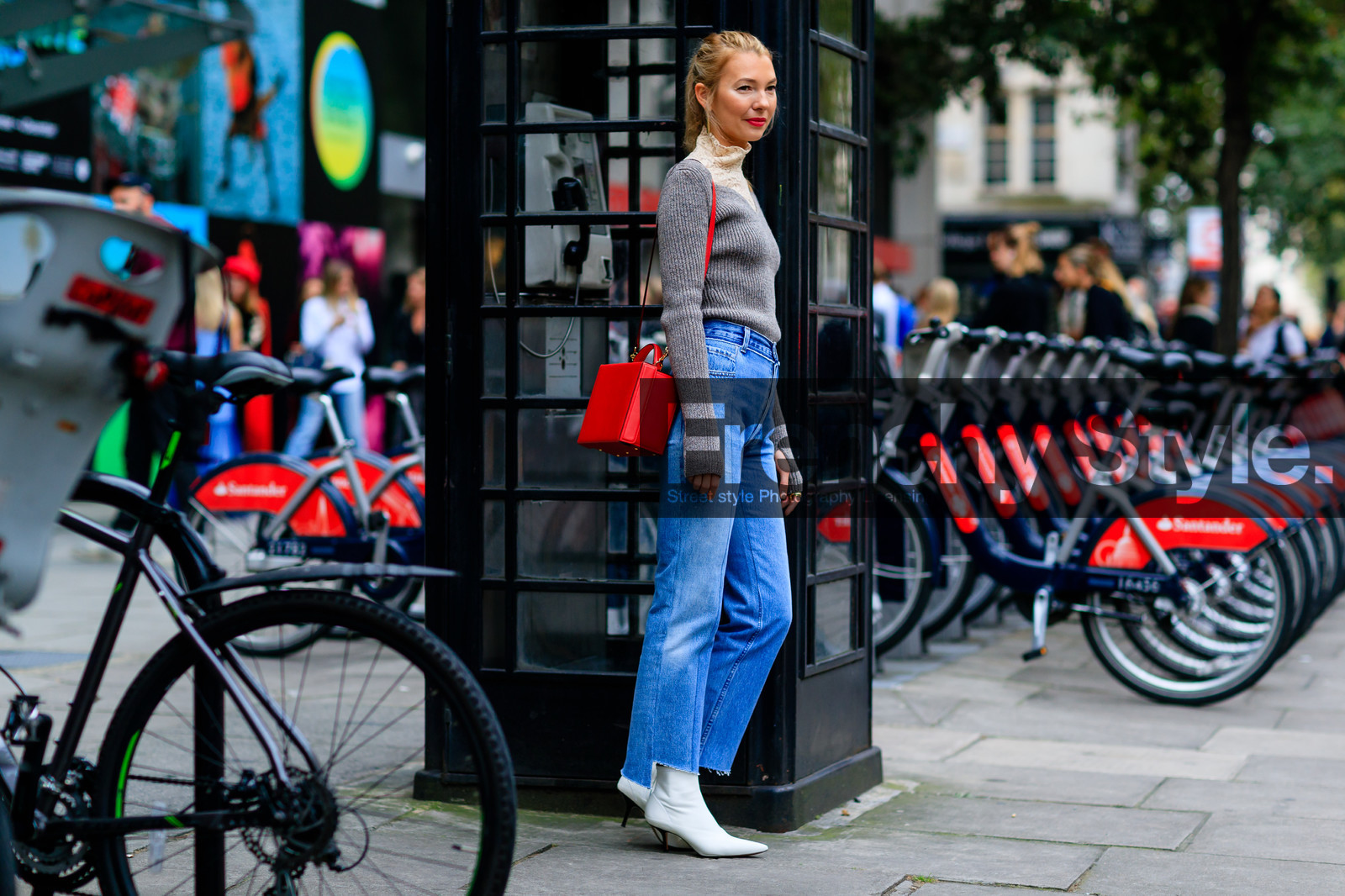 atmosphere details, beige sweater, blue denim, denim pants, fashion week, frenchystyle, full length, FW, horizontal, jeans, jonathan paciullo, lace, leather bag, leather shoes, LFW, LONDON, patchwork, red bag, roberta benteler, SPRING SUMMER 2017, SS 17, street style, trousers, white boots, woman