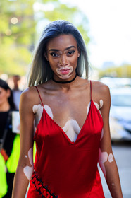 atmosphere details, choker, fashion week, frenchystyle, FW, iphone, jonathan paciullo, NEW YORK, NYFW, portrait, red dress, SPRING SUMMER 2017, SS 17, street style, vertical, winnie harlow, woman