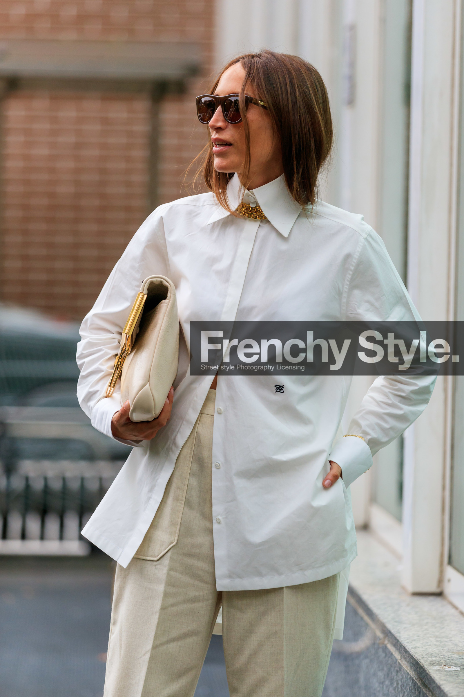 chloe loulou de saison, white shirt, fendi shirt, long shirt, long sleeves shirt, white total look, white pants, loose pants, white leather slippers, quilted shoes, quilted slippers, open toe shoes, bottega veneta shoes, white leather bag, fashion week, frenchystyle, FW, jonathan paciullo, street style, MFW, MILAN, SPRING SUMMER 2020, SS 20