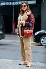 beige pants, beige shoes, bordeaux, burgundy, chanel, chloé, julia haghjoo, leather bag, leather jacket, leather shoes, red bag, red jacket, shearling, sunglasses, trousers, street style, jonathan paciullo, FW, frenchystyle, fashion week, MFW, MILAN, AUTUMN WINTER 2019-2020, AW 19-20, FALL WINTER 2019-2020, FW 19-20, vertical, full length