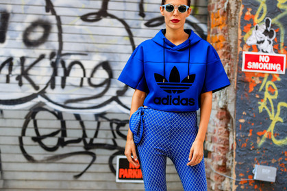 adidas, atmosphere details, blue pants, blue sweater, detail, fashion week, frenchystyle, FW, high waist, hoodie, horizontal, jonathan paciullo, NEW YORK, NYFW, printed pants, SPRING SUMMER 2017, SS 17, street style, sunglasses, trousers, woman