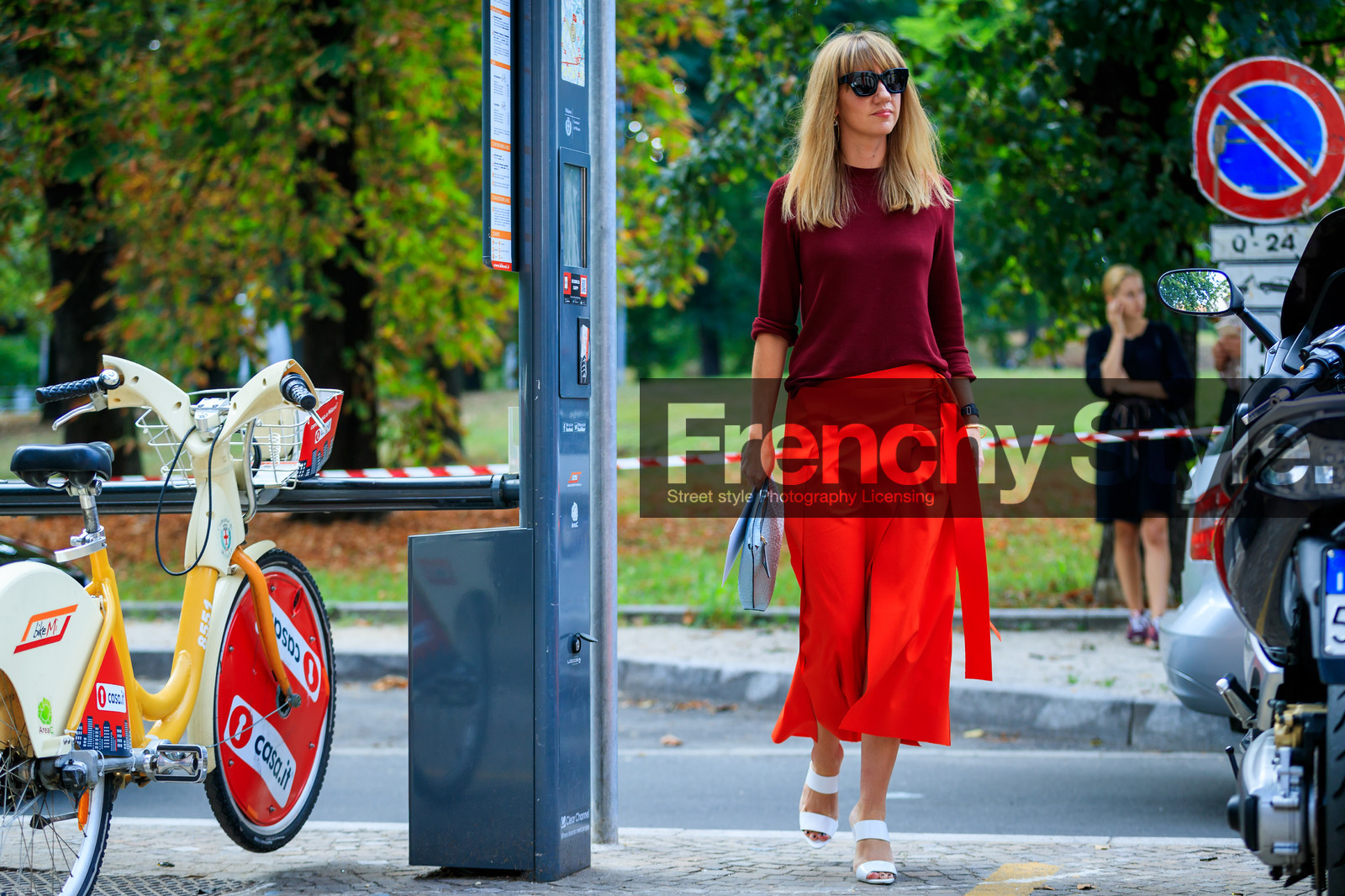 atmosphere details, bordeaux, burgundy, fashion week, frenchystyle, full length, FW, horizontal, jonathan paciullo, leather bag, leather shoes, lisa aiken, MFW, MILAN, red skirt, red sweater, SPRING SUMMER 2017, SS 17, street style, sunglasses, white shoes
