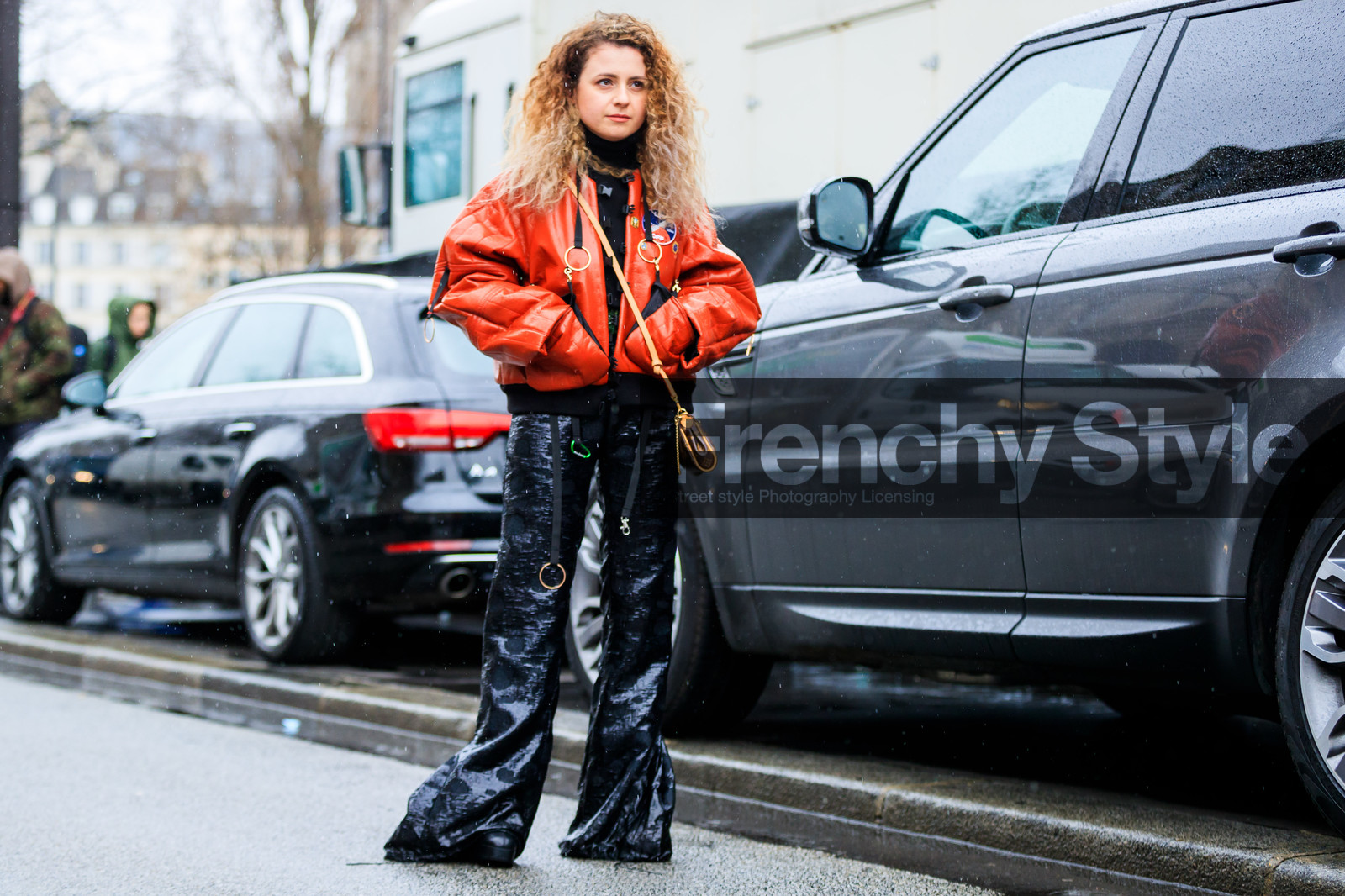 atmosphere details, AUTUMN WINTER 2017-2018, AW 17-18, black pants, brown bag, FALL WINTER 2017-2018, fashion week, frenchystyle, full length, FW, FW 17-18, horizontal, jonathan paciullo, leather bag, leather jacket, leather pants, louis vuitton, monogram, oversize, PARIS, PFW, printed bag, red jacket, street style, trousers