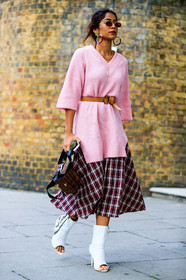 brown bag, brown belt, checked, earrings, graphic bag, graphic dress, graphic skirt, high heels, houndstooth pattern, leather bag, leather belt, leather shoes, open toe, pink sweater, plaid, printed bag, printed skirt, sunglasses, white boots, fashion week, frenchystyle, FW, jonathan paciullo, street style, LFW, LONDON, SPRING SUMMER 2019, SS 19, vertical, full length