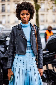 black perfecto, Blesnya Minher, blue dress, dress, jacket, leather jacket, leather perfecto, pearls, perfecto, fashion week, frenchystyle, FW, jonathan paciullo, street style, PFW, PARIS, SPRING SUMMER 2022, SS 22, vertical, atmosphere details, model