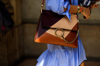 atmosphere details, blue dress, bracelet, brown bag, céline, detail, fashion week, frenchystyle, FW, graphic bag, horizontal, jonathan paciullo, leather bag, MENSWEAR, PARIS, patchwork, PFW, printed bag, SPRING SUMMER 2018, SS 18, street style
