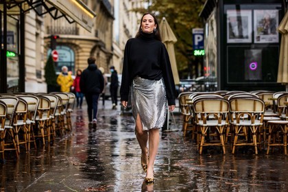 animal print, Astrid Boutrot, black turtleneck, earrings, heels, leopard heels, leopard shoes, printed heels, sequins, silver skirt, skirt, splited skirt, turtleneck, fashion week, frenchystyle, FW, jonathan paciullo, street style, PFW, PARIS, SPRING SUMMER 2022, SS 22, atmosphere details, full length, horizontal