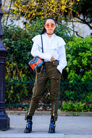 AUTUMN WINTER 2017-2018, AW 17-18, black shoes, chloe, choker, FALL WINTER 2017-2018, fashion week, frenchystyle, full length, FW, FW 17-18, graphic bag, green pants, high heels, jonathan paciullo, leather backpack, leather bag, leather shoes, military pants, necklace, PARIS, PFW, printed bag, ruffles, street style, sunglasses, trousers, vertical, white shirt
