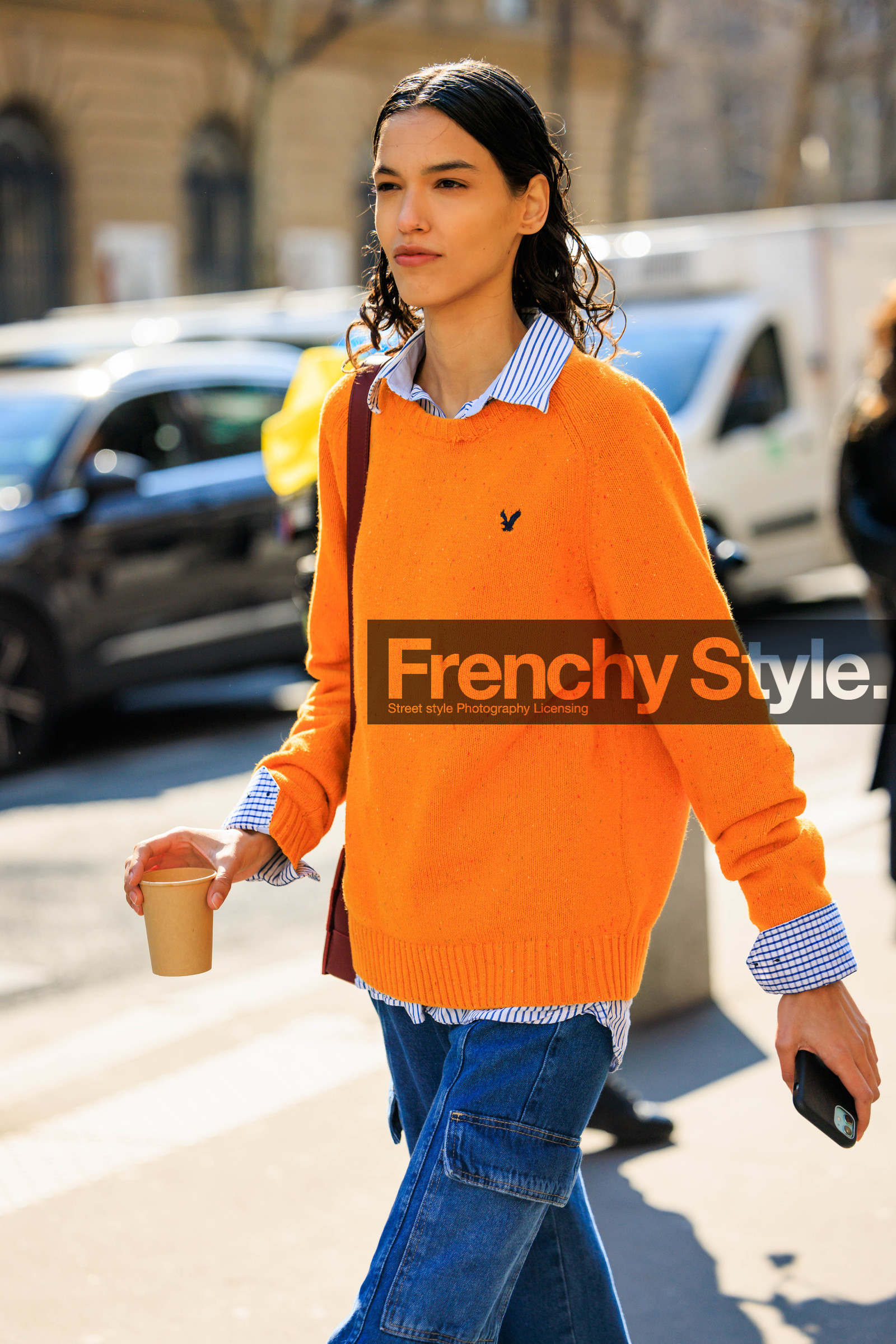 orange sweat, stripes shirt, blue shirt, cargo jeans, coffee cup, model, street style, jonathan paciullo, FW, frenchystyle, fashion week, AUTUMN WINTER 2022-2023, FALL WINTER 2022_2023, FW 22-23, PFW, PARIS, vertical, detail