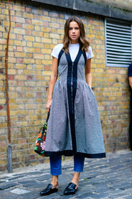 black mules, blue denim, denim pants, fashion week, floral, florrie thomas, flower, frenchystyle, full length, FW, grey dress, jeans, jonathan paciullo, leather bag, leather shoes, LFW, LONDON, marina laroude, multicolor bag, printed bag, SPRING SUMMER 2017, SS 17, street style, trousers, vertical, white t shirt, woman
