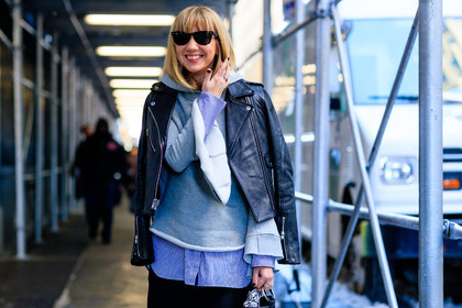 atmosphere details, AUTUMN WINTER 2017-2018, AW 17-18, black bag, black jacket, black perfecto, black skirt, detail, FALL WINTER 2017-2018, fashion week, frenchystyle, FW, FW 17-18, grey sweater, horizontal, jonathan paciullo, leather jacket, leather perfecto, lisa aiken, mini bag, NEW YORK, NYFW, over the shoulder, ray ban, street style, striped shirt, sunglasses