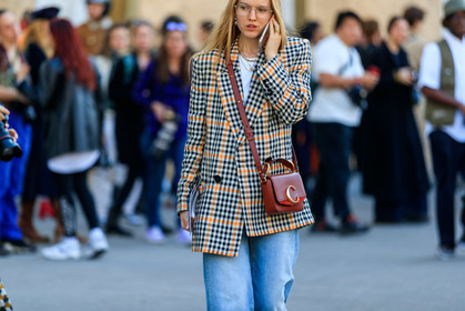 alexandra carl, beige jacket, blazer, blue denim, brown bag, checked, chloé, denim pants, gingham, graphic jacket, jeans, leather bag, plaid, printed jacket, trousers, PARIS, PFW, street style, jonathan paciullo, FW, frenchystyle, fashion week, AUTUMN WINTER 2019-2020, AW 19-20, FALL WINTER 2019-2020, FW 19-20, horizontal, atmosphere details, detail