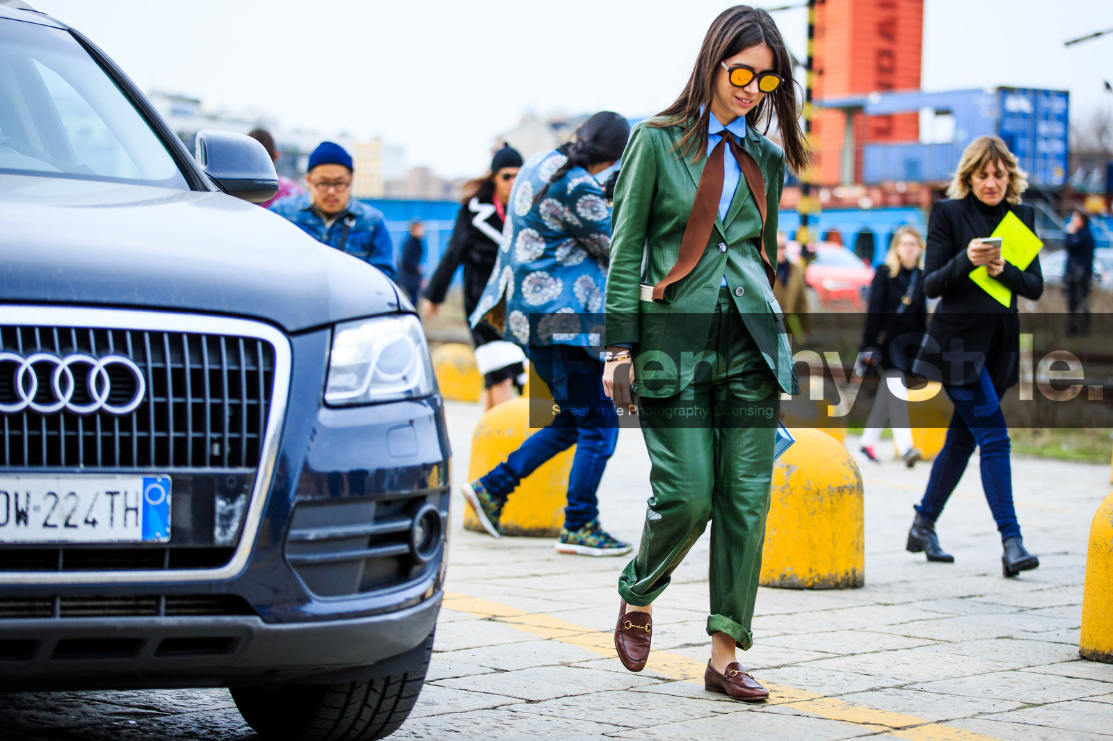 atmosphere details, AUTUMN WINTER 2016-2017, AW 16-17, blazer, blue clutch, blue shirt, brown loafers, brown tie, FALL WINTER 2016-2017, fashion week, frenchystyle, full length, FW, FW 16-17, green jacket, green pants, green suit, gucci, horizontal, jonathan paciullo, leather jacket, leather pants, leather shoes, LFW, LONDON, MENSWEAR, mini bag, mirror effect, natasha goldenberg, street style, sunglasses, trousers
