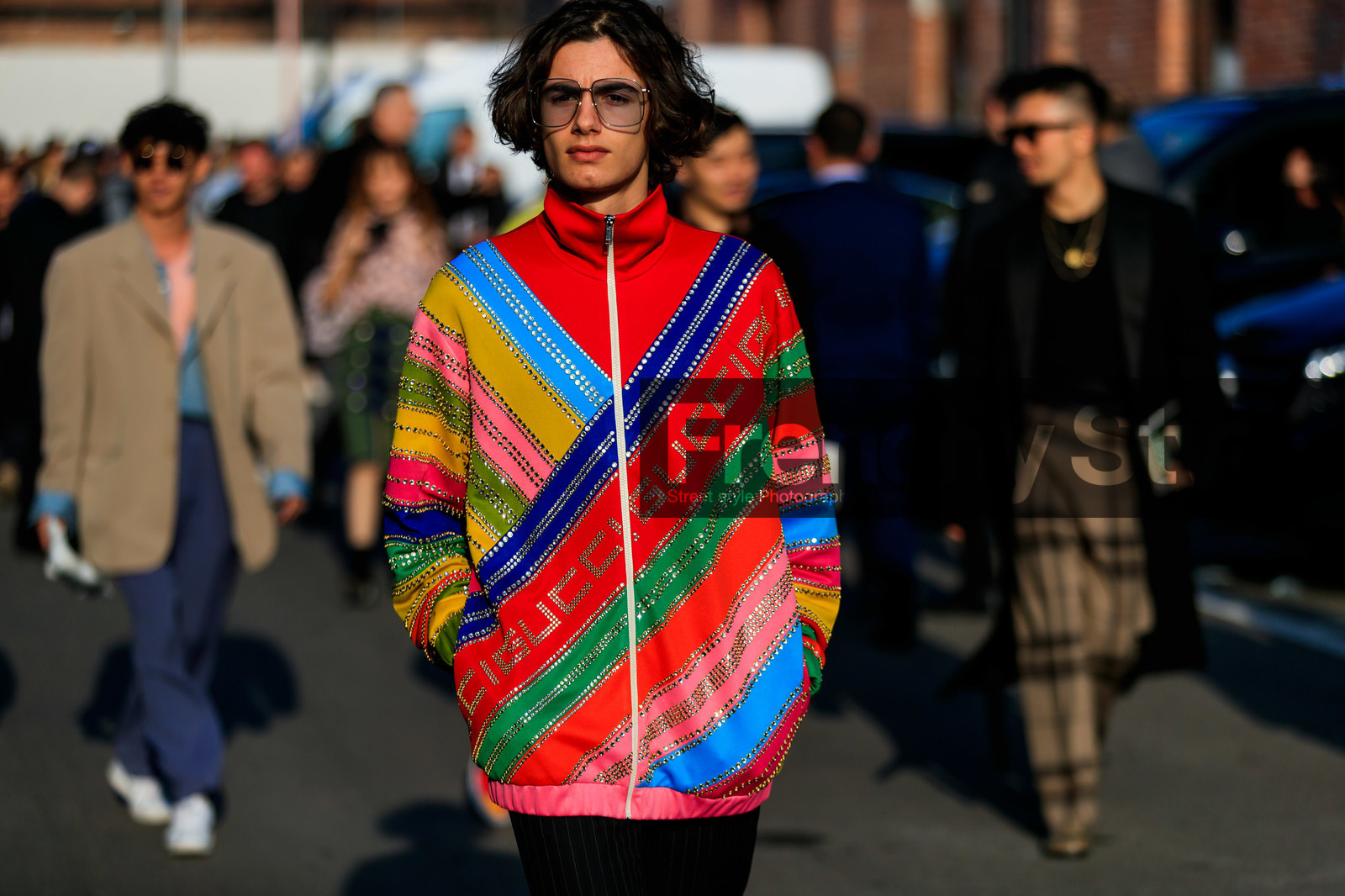 geometric, glitter, graphic jacket, gucci, multicolor jacket, printed jacket, red jacket, sequined jacket, sunglasses, zip, fashion week, frenchystyle, FW, jonathan paciullo, street style, MFW, MILAN, AUTUMN WINTER 2019-2020, AW 19-20, FALL WINTER 2019-2020, FW 19-20, atmosphere details, detail, horizontal