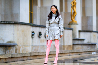 atmosphere details, AUTUMN WINTER 2017-2018, AW 17-18, FALL WINTER 2017-2018, fashion week, frenchystyle, full length, FW, FW 17-18, high boots, high heels, horizontal, jonathan paciullo, leather shoes, PARIS, PFW, pink boots, silver dress, street style