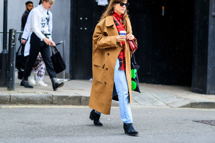 atmosphere details, black shoes, blue denim, brown coat, denim pants, detail, fashion week, frenchystyle, FW, high heels, horizontal, jeans, jonathan paciullo, leather bag, leather shoes, LFW, LONDON, printed scarf, red scarf, SPRING SUMMER 2018, SS 18, street style, tartan, tote bag, trousers