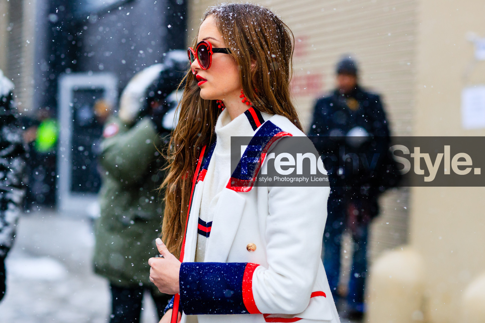 atmosphere details, AUTUMN WINTER 2017-2018, AW 17-18, detail, FALL WINTER 2017-2018, fashion week, frenchystyle, FW, FW 17-18, graphic coat, horizontal, jonathan paciullo, NEW YORK, NYFW, patchwork, printed coat, street style, sunglasses, white coat, white sweater