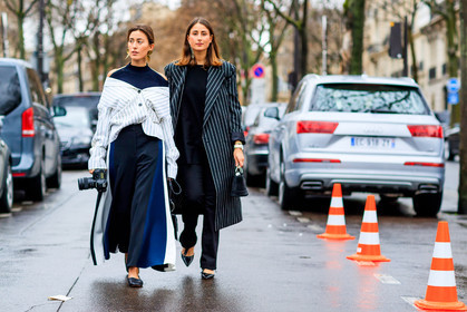 atmosphere details, AUTUMN WINTER 2017-2018, AW 17-18, black bag, black ballerinas, black coat, black pants, black shoes, black sweater, black top, earrings, FALL WINTER 2017-2018, fashion week, frenchystyle, full length, FW, FW 17-18, graphic coat, horizontal, jonathan paciullo, julia haghjoo, leather shoes, navy pants, off the shoulder, open back, PARIS, PFW, pleated pants, printed coat, printed shirt, street style, striped coat, striped shirt, sylvia haghjoo, tone on tone, total look black, trousers, white shirt, wide pants