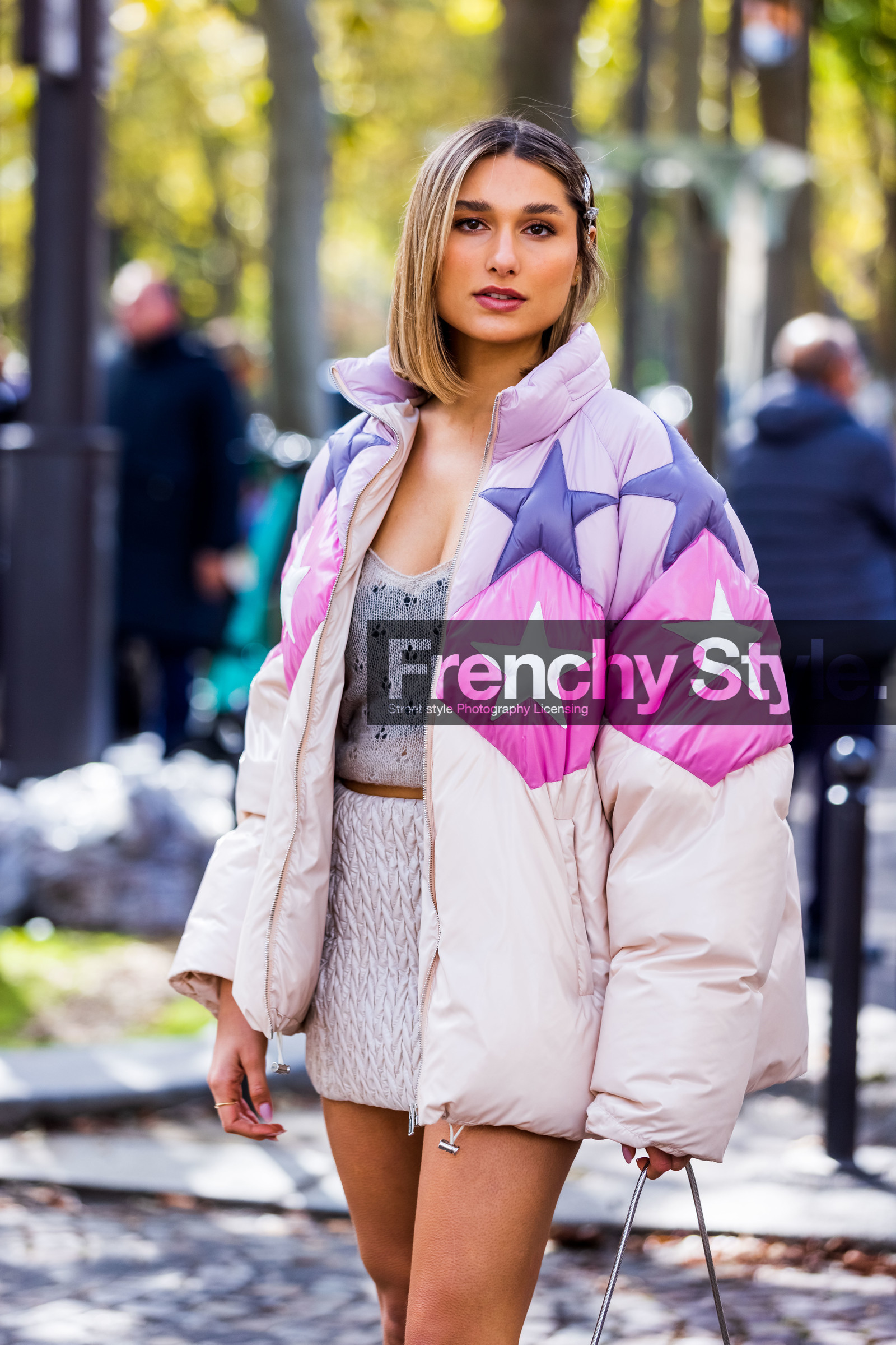 bag, mini skirt, pastel, pink bag, pink puffer, pink skirt, pink top, puffer, quilted skirt, skirt, stars, statement bag, fashion week, frenchystyle, FW, jonathan paciullo, street style, PFW, PARIS, SPRING SUMMER 2022, SS 22, vertical, atmosphere details