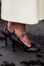 ankle bracelet, black sandals, black shoes, bottega veneta sandals, close up, detail, sandals, street style, jonathan paciullo, FW, frenchystyle, fashion week, PFW, PARIS, SPRING SUMMER 2022, SS 22, vertical, atmosphere details