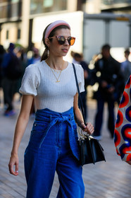 pink headband, butterfly sunglasses, brown scale sunglasses, multi earrings, multi necklace, pearl earrings, white top, knit top, short sleeves top, high waist pants, blue jeans, denim, belted pants, velvet headband, fashion week, frenchystyle, FW, jonathan paciullo, street style, vertical, detail, atmosphere details