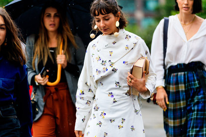 alyssa coscarelli, beige bag, checked, earrings, floral, flowers, graphic dress, leather bag, plaid, printed dress, white dress, street style, jonathan paciullo, FW, frenchystyle, fashion week, NYFW, NEW YORK, SPRING SUMMER 2019, SS 19, atmosphere details, horizontal, detail