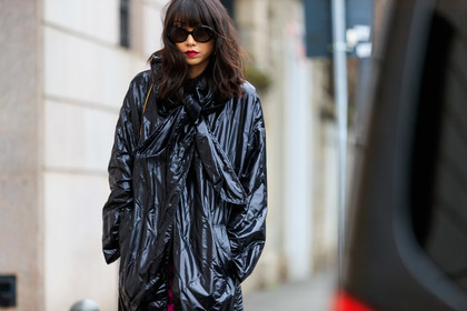 black coat, sunglasses, MILAN, MFW, fashion week, frenchystyle, FW, jonathan paciullo, street style, AUTUMN WINTER 2019-2020, AW 19-20, FALL WINTER 2019-2020, FW 19-20, atmosphere details, detail, horizontal