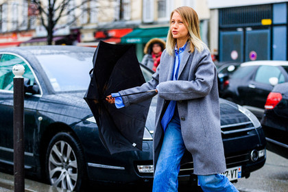 atmosphere details, AUTUMN WINTER 2017-2018, AW 17-18, blue denim, blue shirt, denim pants, detail, FALL WINTER 2017-2018, fashion week, frenchystyle, FW, FW 17-18, grey coat, holli rogers, holly, horizontal, jeans, jonathan paciullo, PARIS, PFW, street style, trousers