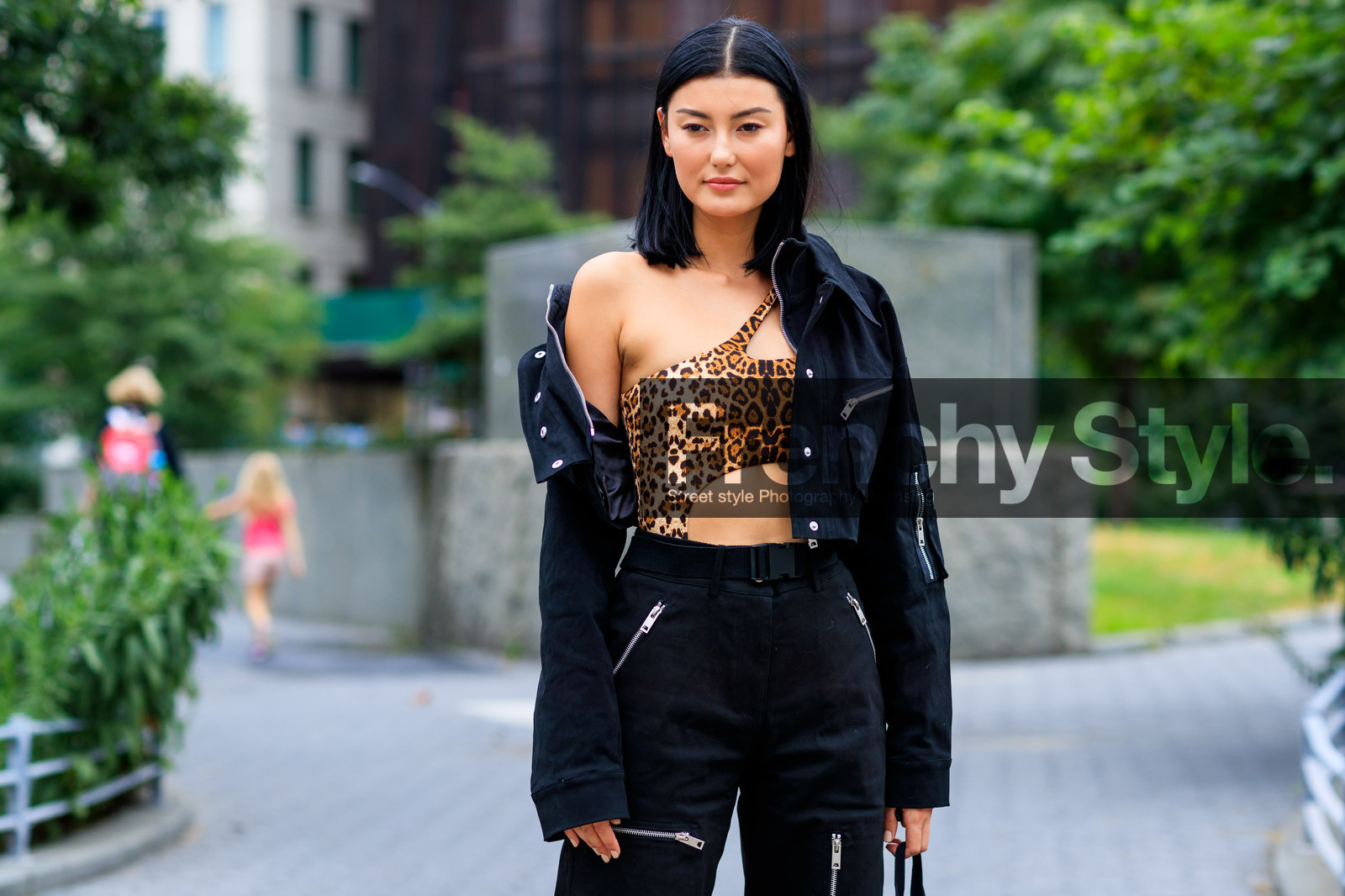animal print, asymetric, black jacket, black pants, brown top, graphic top, leopard, off the shoulder, printed top, trousers, zip, fashion week, frenchystyle, FW, jonathan paciullo, street style, NYFW, NEW YORK, SPRING SUMMER 2019, SS 19, atmosphere details, horizontal, detail
