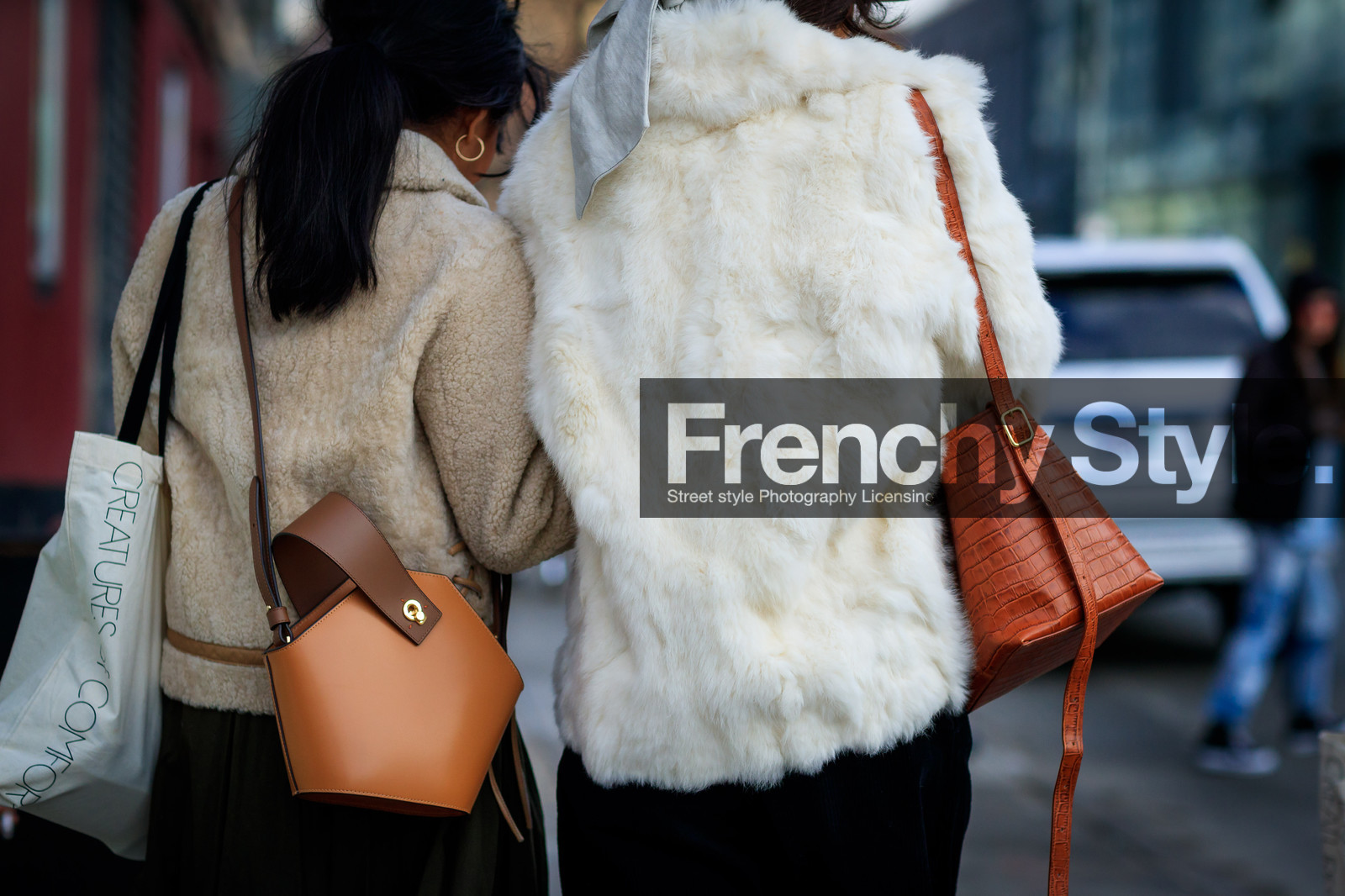 brown bag, fur jacket, leather bag, shearling, white fur, white jacket, street style, jonathan paciullo, FW, frenchystyle, fashion week, NYFW, NEW YORK, AUTUMN WINTER 2018-2019, AW 18-19, FALL WINTER 2018-2019, FW 18-19, atmosphere details, horizontal, detail