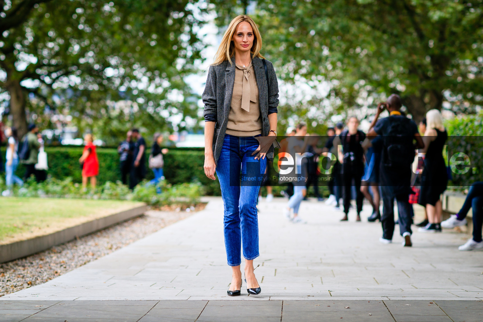 atmosphere details, beige top, black shoes, blazer, blue denim, denim pants, fashion week, frenchystyle, full length, FW, grey jacket, horizontal, jeans, jonathan paciullo, leather shoes, LFW, LONDON, SPRING SUMMER 2017, SS 17, street style, trousers, woman