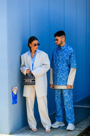 alice & j.s, alice barbier, JS roques, white jacket, white pants, blue shirt, blue pants, tie and dye shirt, tie and dye pants, denim shirt, blue jeans, short sleeves shirt, dior bag, hand bag, monogrammed bag, navy blue bag, oversize jacket, oversize pants, white leather sneakers, white sneakers, fashion week, frenchystyle, FW, jonathan paciullo, street style, MFW, MILAN, AUTUMN WINTER 2020-2021, FALL WINTER 2020-2021, FW 20-21, vertical, full length