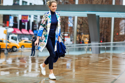 atmosphere details, AUTUMN WINTER 2016-2017, AW 16-17, blue denim, blue jacket, blue sweater, denim pants, derbies, fashion week, floral, flower, frenchystyle, full length, FW, FW 16-17, horizontal, jeans, jonathan paciullo, leather shoes, NEW YORK, NYFW, printed jacket, street style, trousers, turtleneck sweater, white shoes, woman