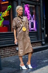 beige coat, high heels, jacquemus, leather coat, leather shoes, mini bag, necklace, white shoes, yellow bag, fashion week, frenchystyle, FW, jonathan paciullo, street style, NYFW, NEW YORK, SPRING SUMMER 2019, SS 19, vertical, full length