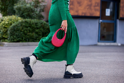 bag, boots, close up, coperni bag, detail, dress, green dress, long dress, red bag, white boots, street style, jonathan paciullo, FW, frenchystyle, fashion week, PFW, PARIS, SPRING SUMMER 2022, SS 22, horizontal, atmosphere details