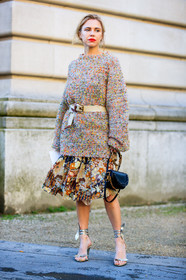 AUTUMN WINTER 2017-2018, AW 17-18, beige skirt, beige sweater, black bag, chloe, courtney trop, FALL WINTER 2017-2018, fashion week, floral, flower, frenchystyle, full length, FW, FW 17-18, golden shoes, high heels, jonathan paciullo, leather bag, leather shoes, multicolor sweater, PARIS, PFW, polka dot, printed skirt, shiny shoes, street style, vertical, white belt