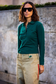 beige pants, Erika Boldrin, green polo, lacoste look, oversize pants, pants, polo, sunglasses, lacoste, fashion week, frenchystyle, FW, jonathan paciullo, street style, PFW, PARIS, SPRING SUMMER 2022, SS 22, vertical, atmosphere details
