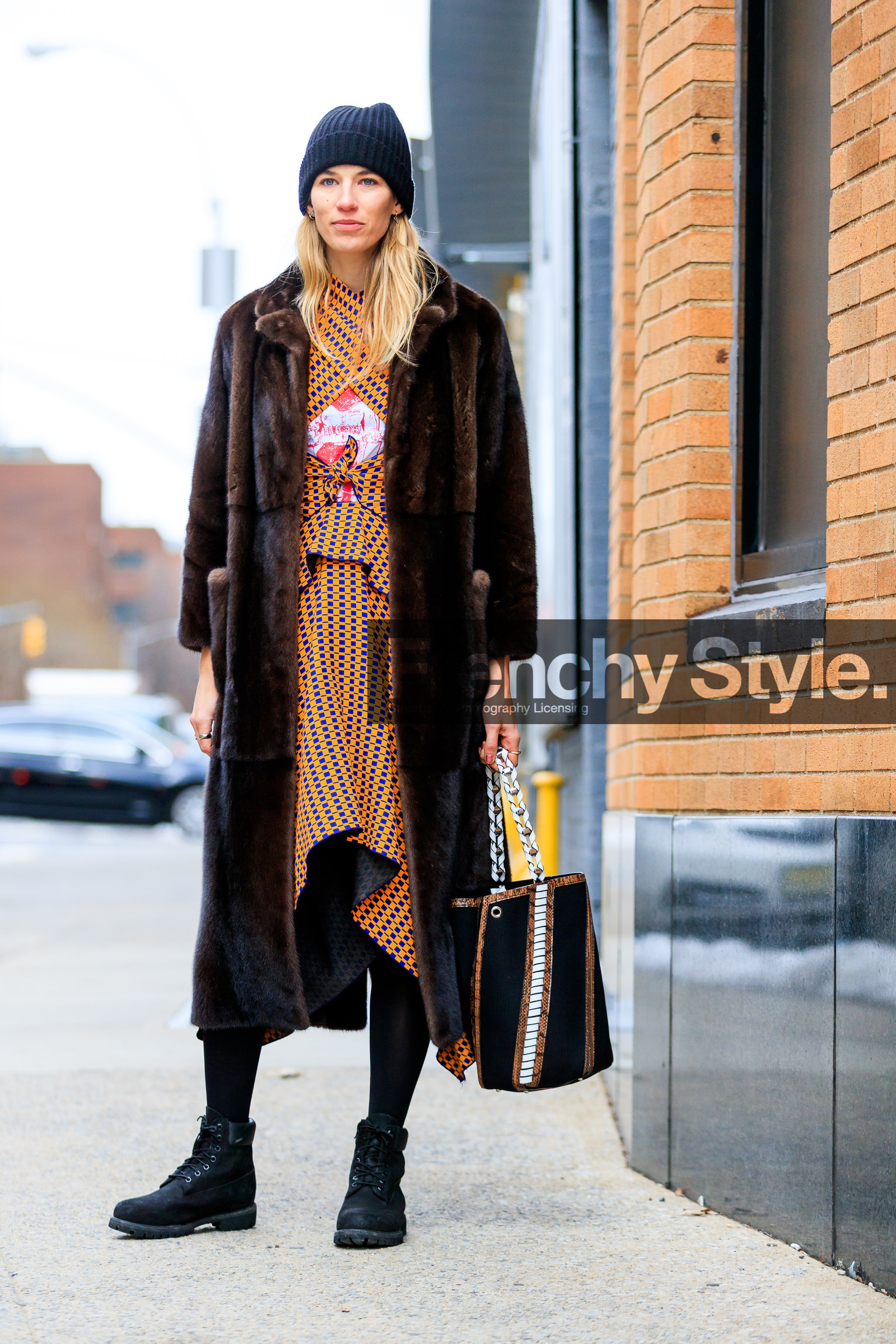 AUTUMN WINTER 2017-2018, AW 17-18, black bag, black beanie, black shoes, brown coat, brown fur, FALL WINTER 2017-2018, fashion week, frenchystyle, full length, Fur coat, FW, FW 17-18, graphic dress, jonathan paciullo, leather bag, leather shoes, NEW YORK, NYFW, orange dress, printed dress, street style, tights, veronika heilbrunner, vertical